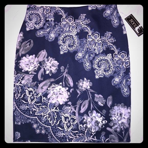 NYCC Pencil Skirt, NWT, Large - Picture 1 of 6